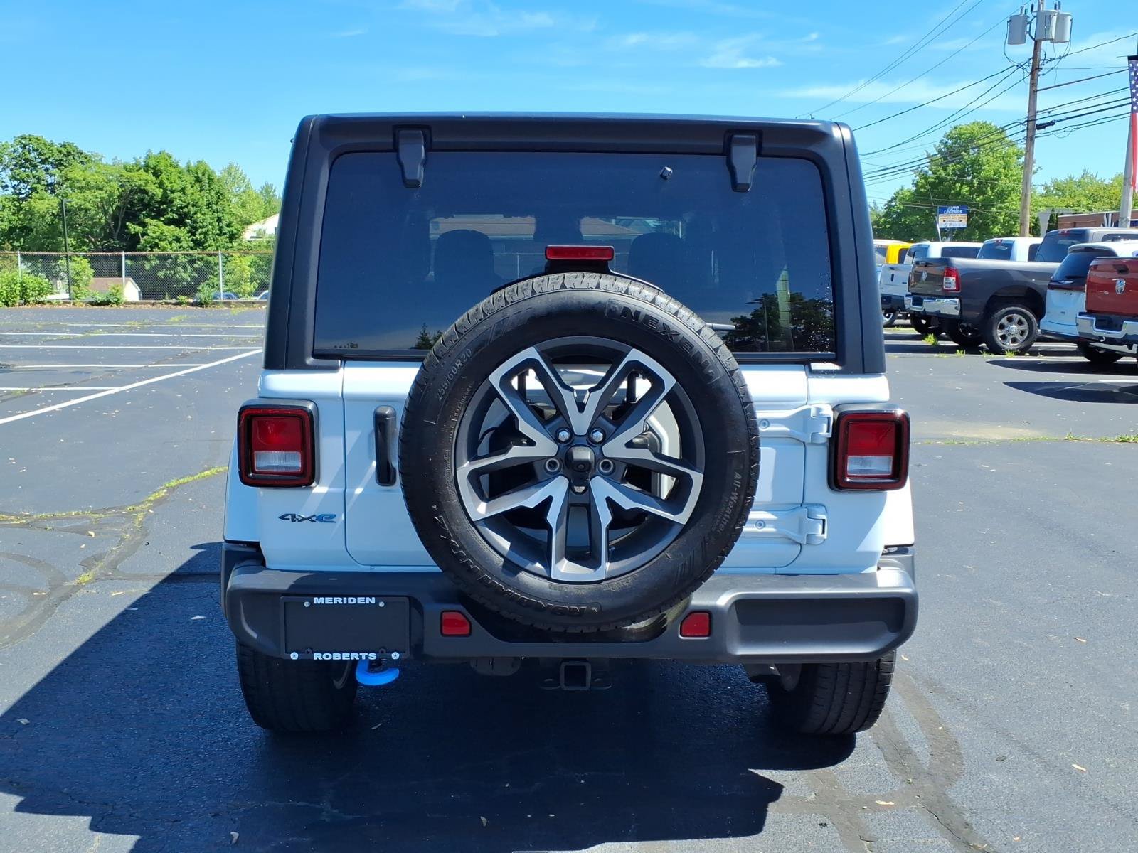 Certified 2024 Jeep Wrangler Unlimited w/ Technology Group AWD/4WD image 6