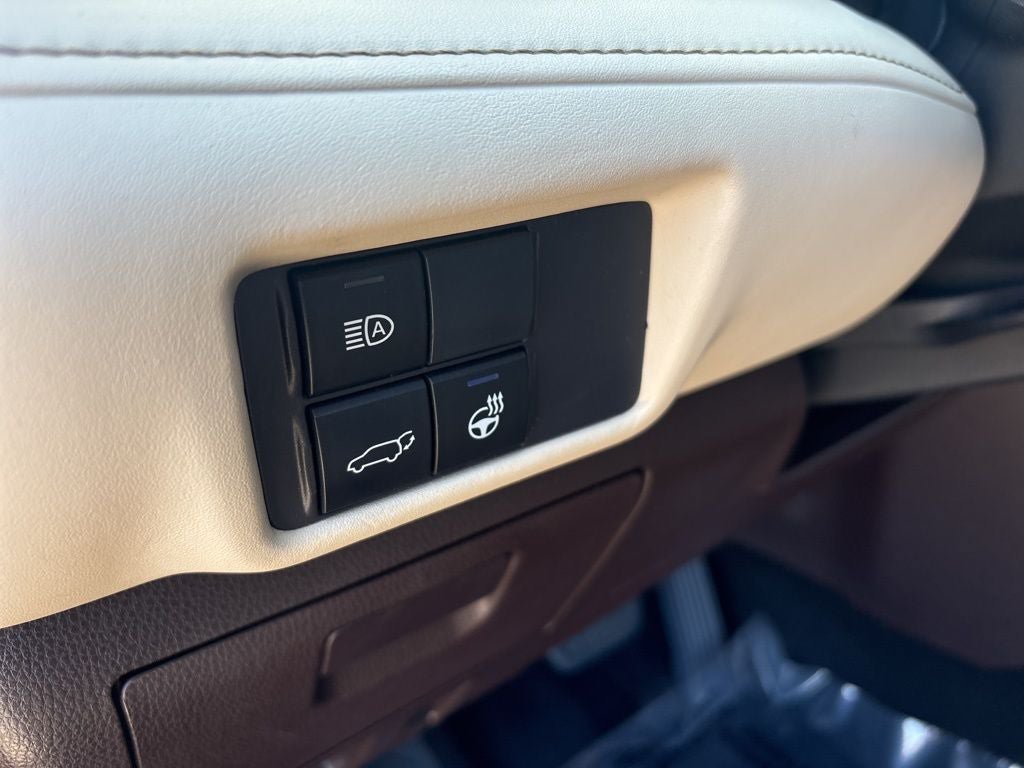Used 2022 Toyota Highlander XLE AWD/4WD image 21