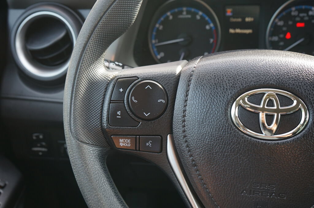 Used 2018 Toyota RAV4 LE w/ All Weather Liner Package FWD image 21