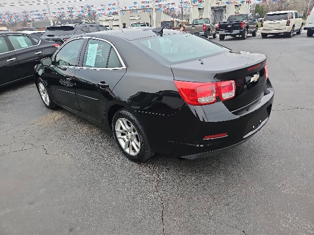 Used 2016 Chevrolet Malibu LT w/ Power Convenience Package FWD image 4