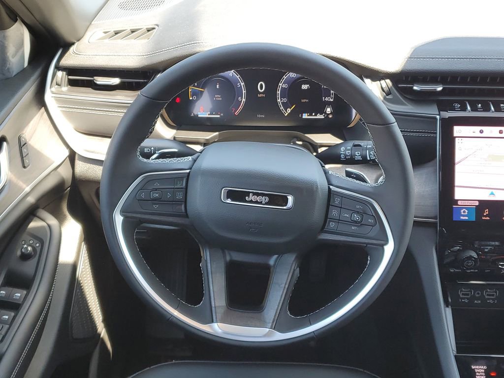 New 2025 Jeep Grand Cherokee Limited image 28