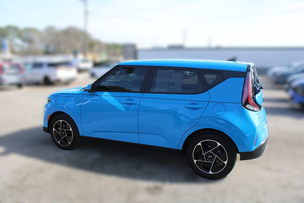 Certified 2025 Kia Soul EX image 12