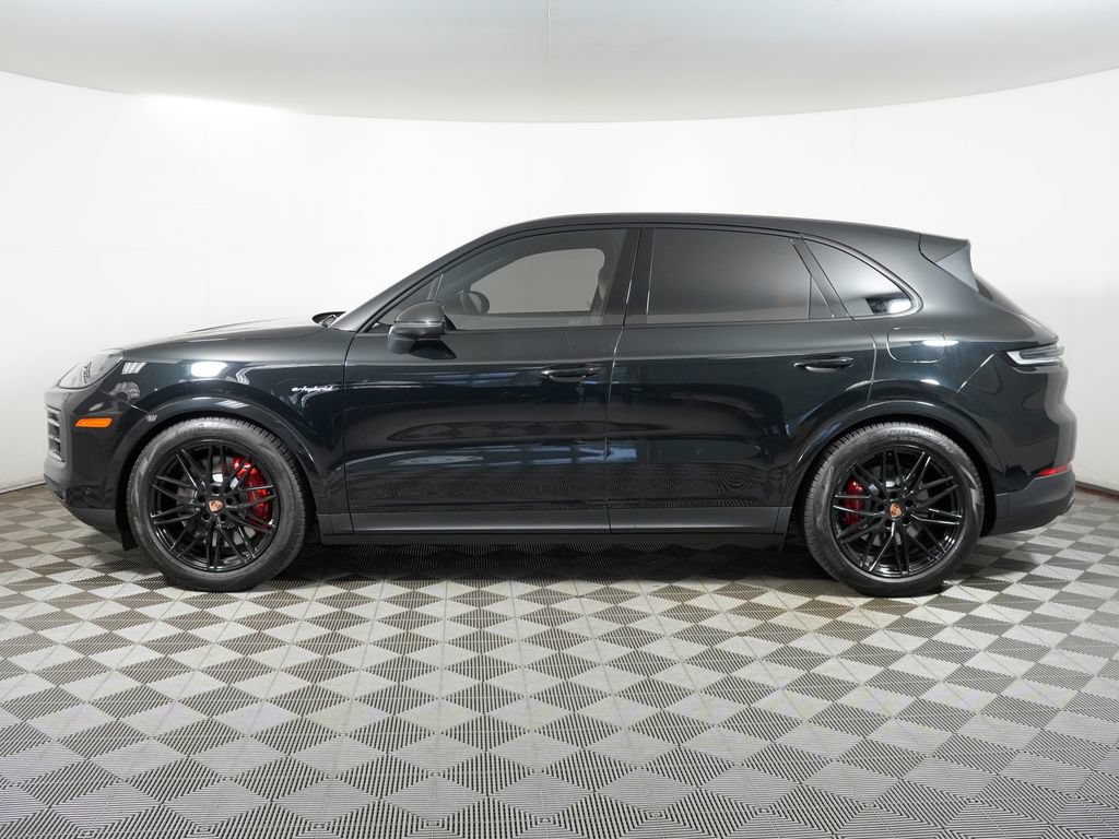 Certified 2026 Porsche Cayenne S w/ Premium Package Plus AWD/4WD image 2