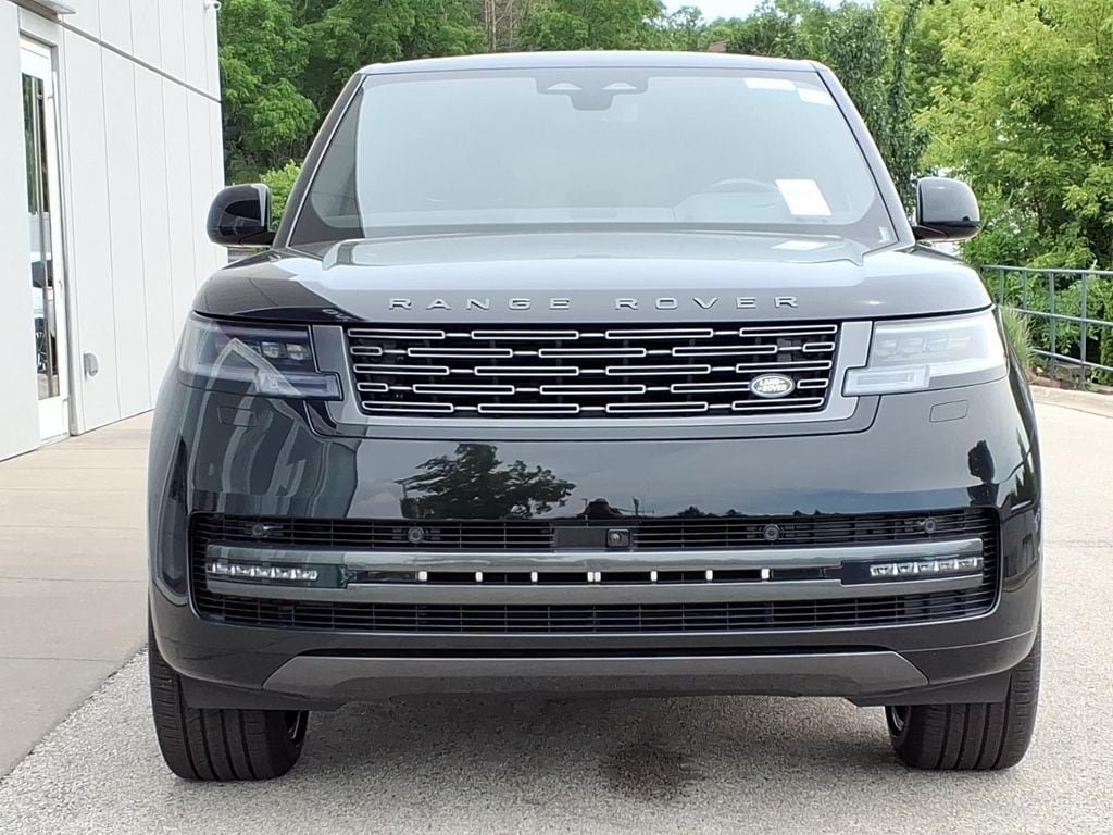 New 2026 Land Rover Range Rover SE AWD/4WD image 2