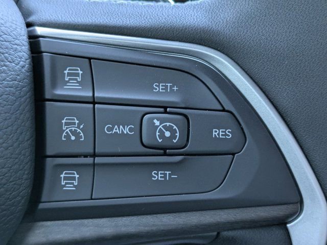 New 2025 Jeep Grand Cherokee Limited w/ Black Appearance Package image 23