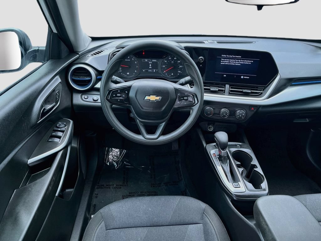 Used 2025 Chevrolet Trax LS w/ Driver Confidence Package FWD image 20