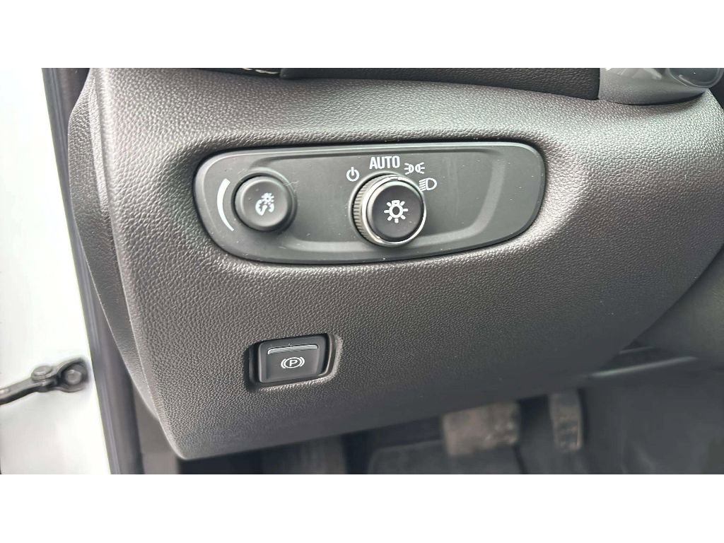 Used 2023 Chevrolet Blazer LT image 20