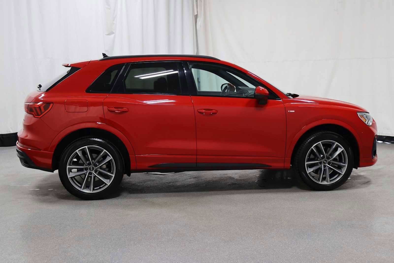 Used 2023 Audi Q3 2.0T Premium Plus image 10