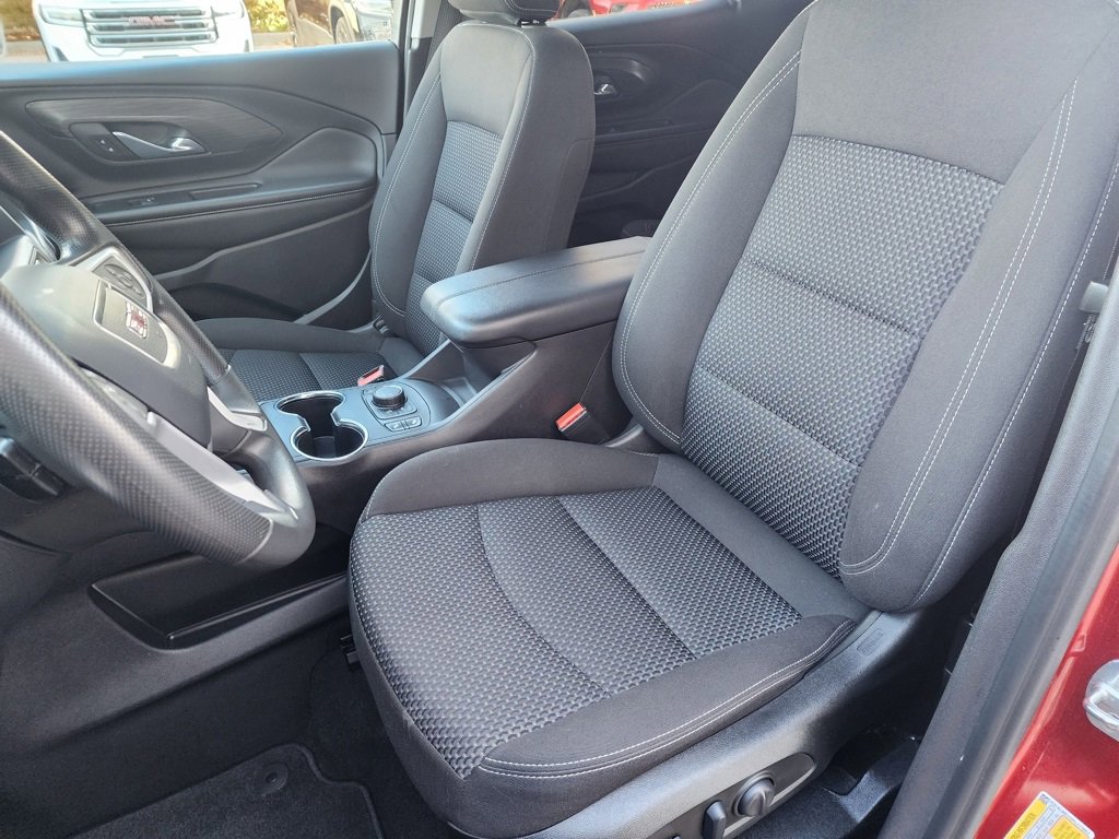 Used 2023 GMC Terrain SLE w/ Driver Convenience Package image 25