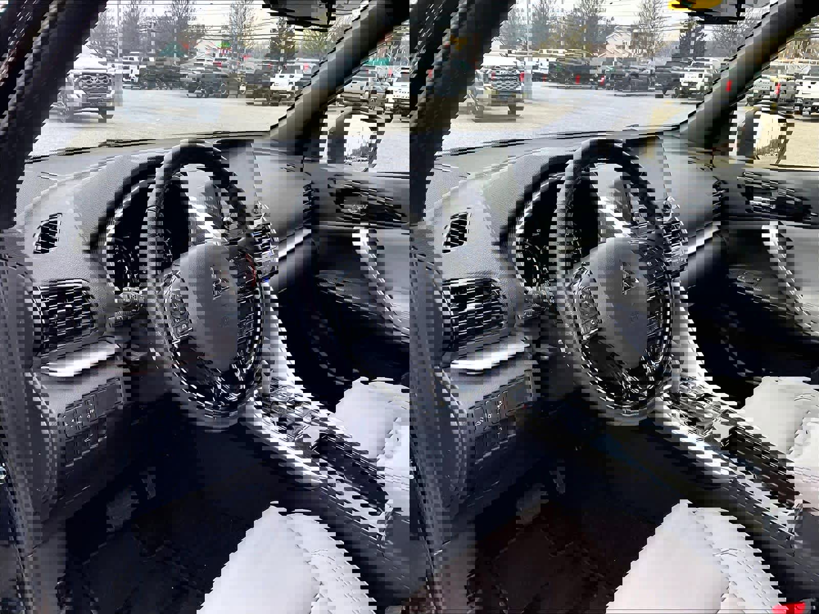 Used 2024 Mitsubishi Eclipse Cross SEL image 8