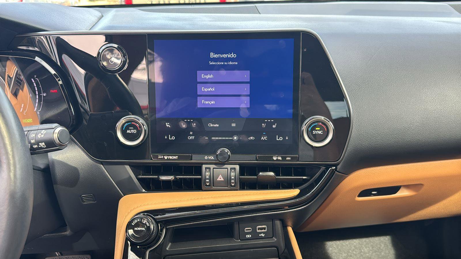 Used 2025 Lexus NX 350h AWD w/ Premium Package image 18