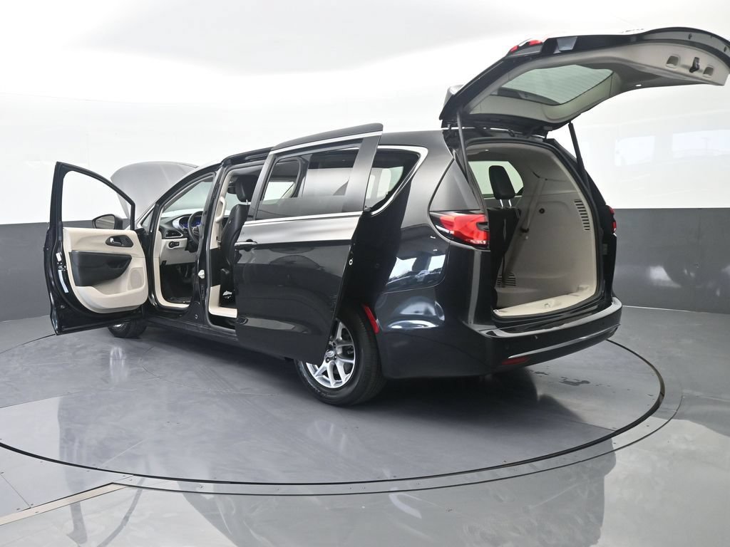 Used 2023 Chrysler Pacifica Touring-L FWD image 73