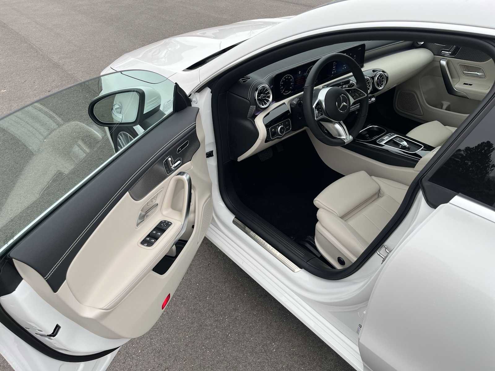 Used 2025 Mercedes-Benz CLA 250 4MATIC image 16