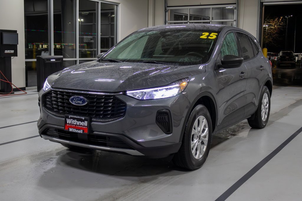 Used 2025 Ford Escape Active w/ Tech Pack #1 image 3