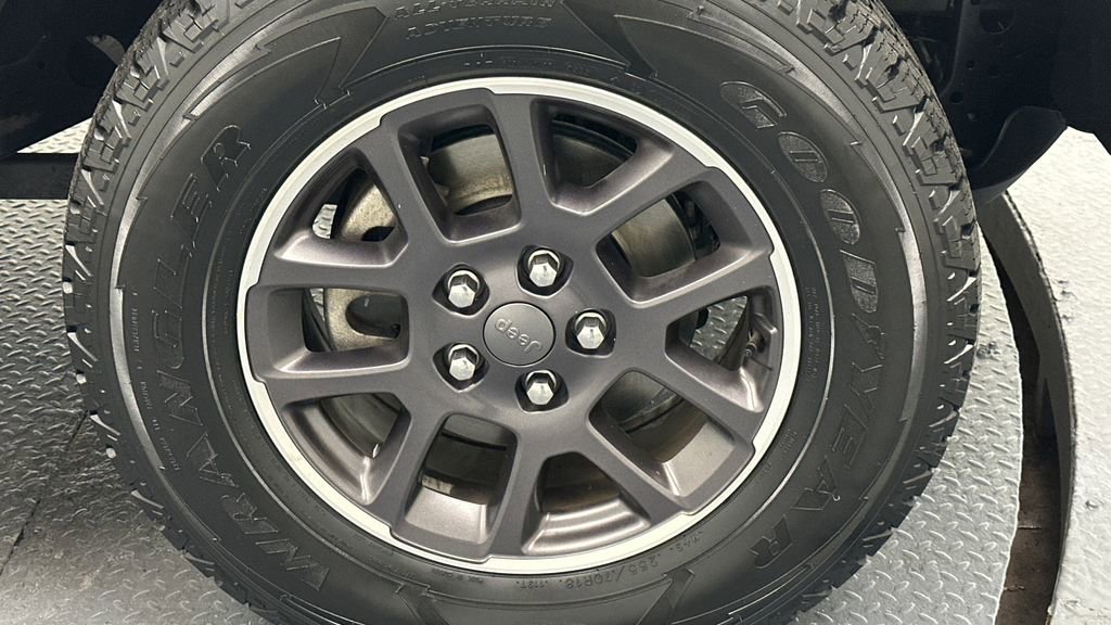 Used 2021 Jeep Gladiator Overland image 22