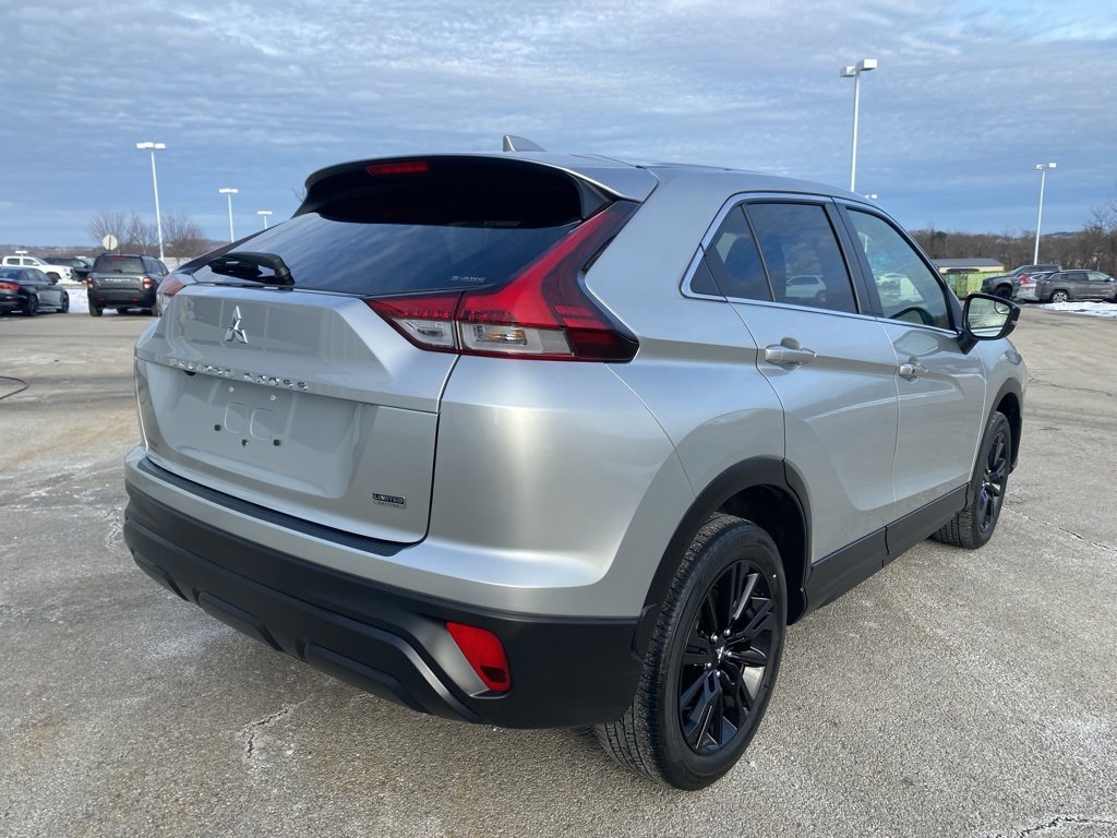 Used 2024 Mitsubishi Eclipse Cross LE image 3
