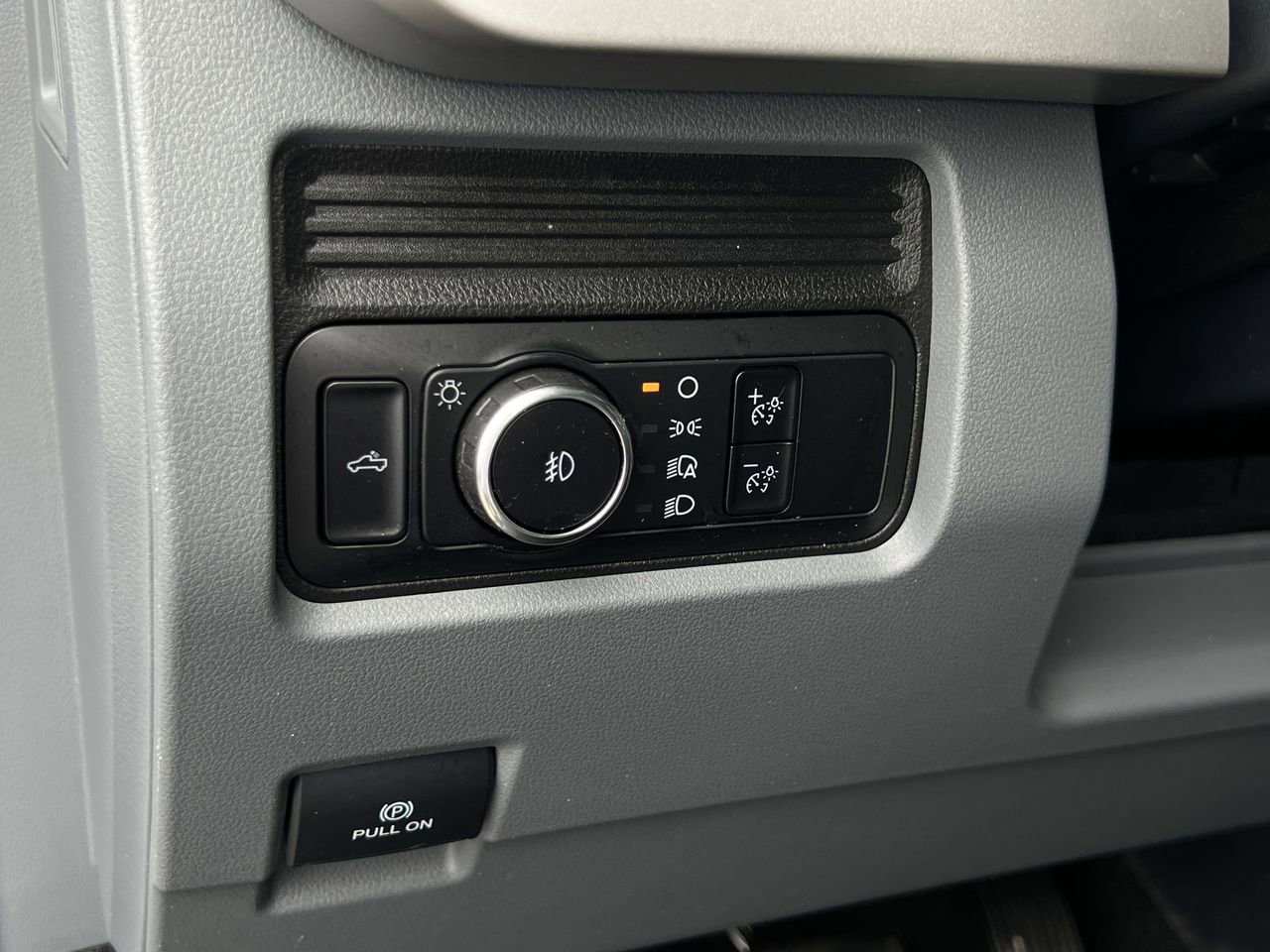 Used 2024 Ford F250 XL w/ STX Appearance Package AWD/4WD image 18