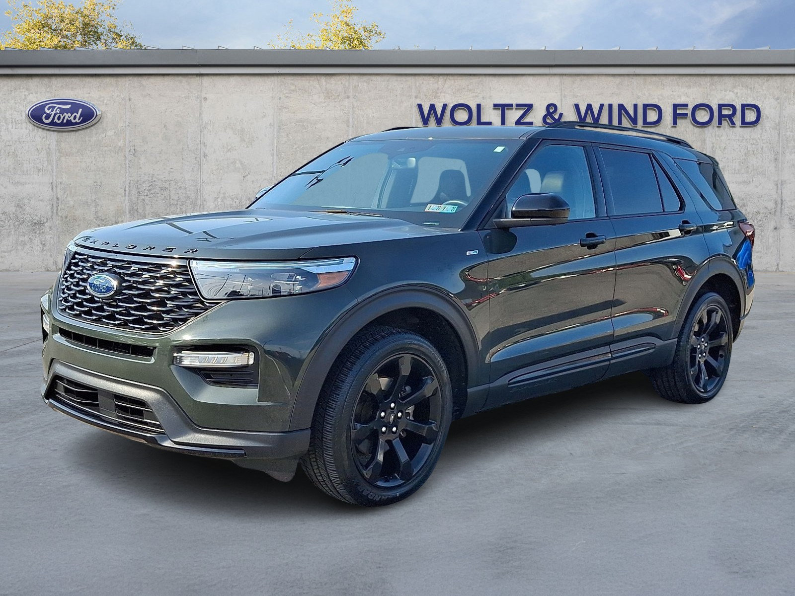 Used 2023 Ford Explorer ST-Line w/ Class IV Trailer Tow Package AWD/4WD image 3