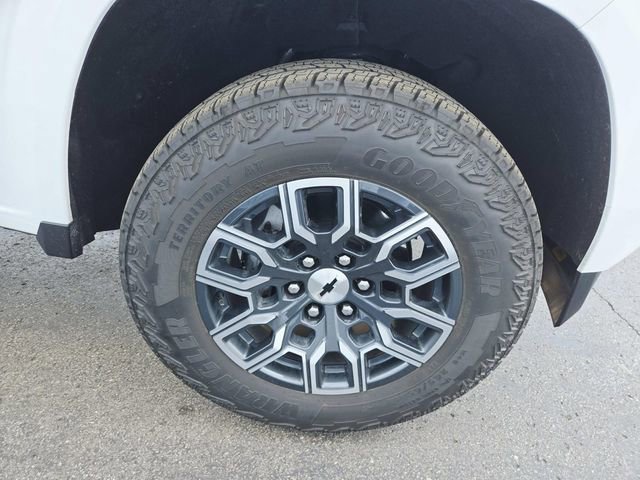 Used 2026 Chevrolet Colorado Z71 AWD/4WD image 14