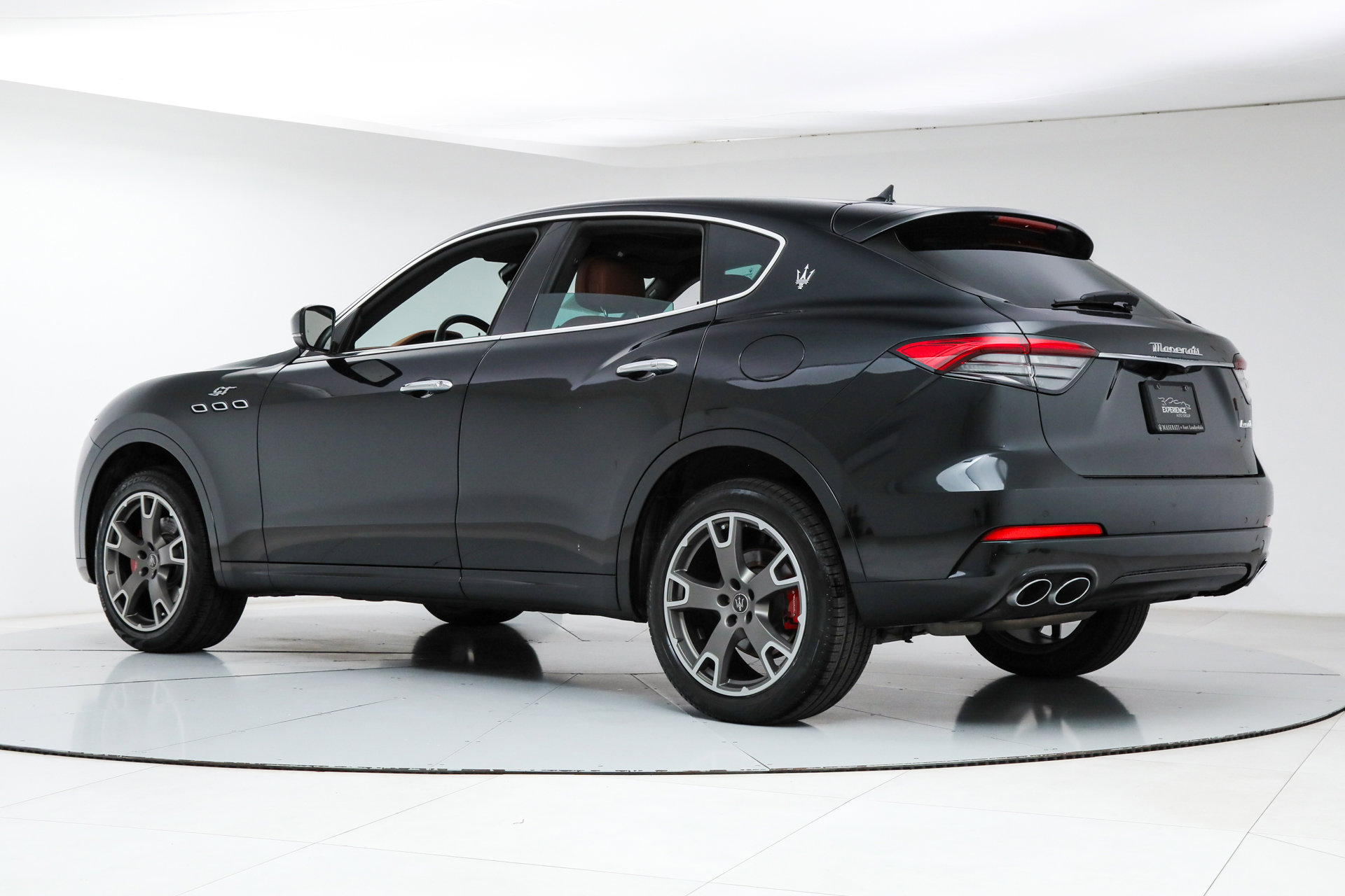 Certified 2023 Maserati Levante GT image 3