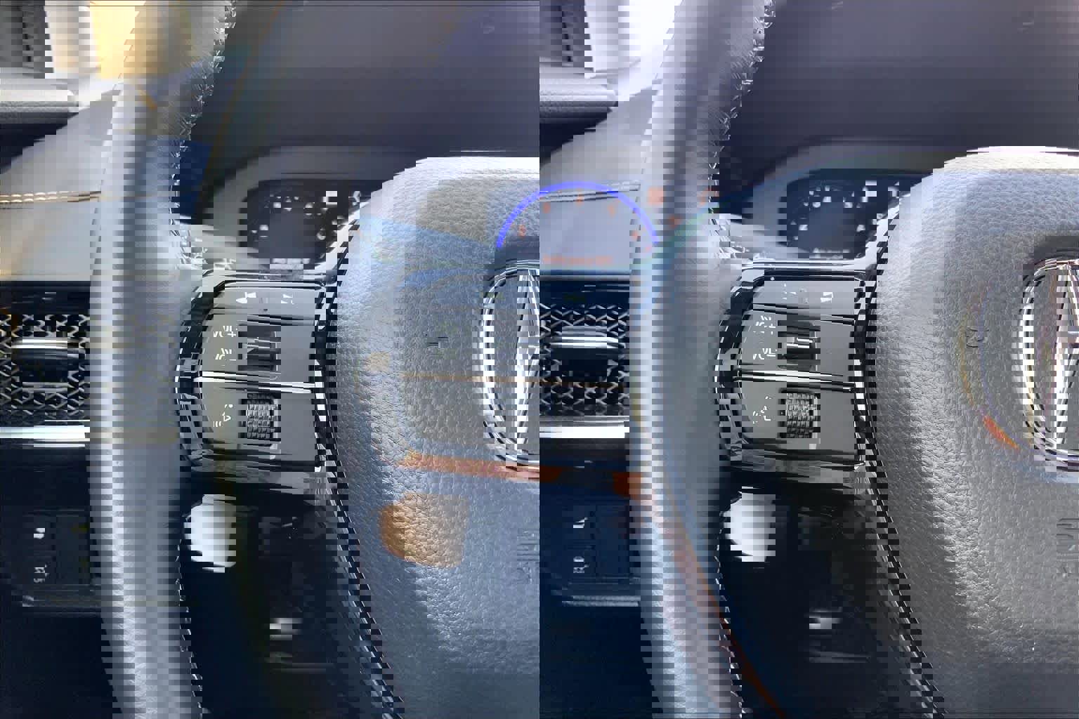 Used 2025 Acura ADX AWD image 23