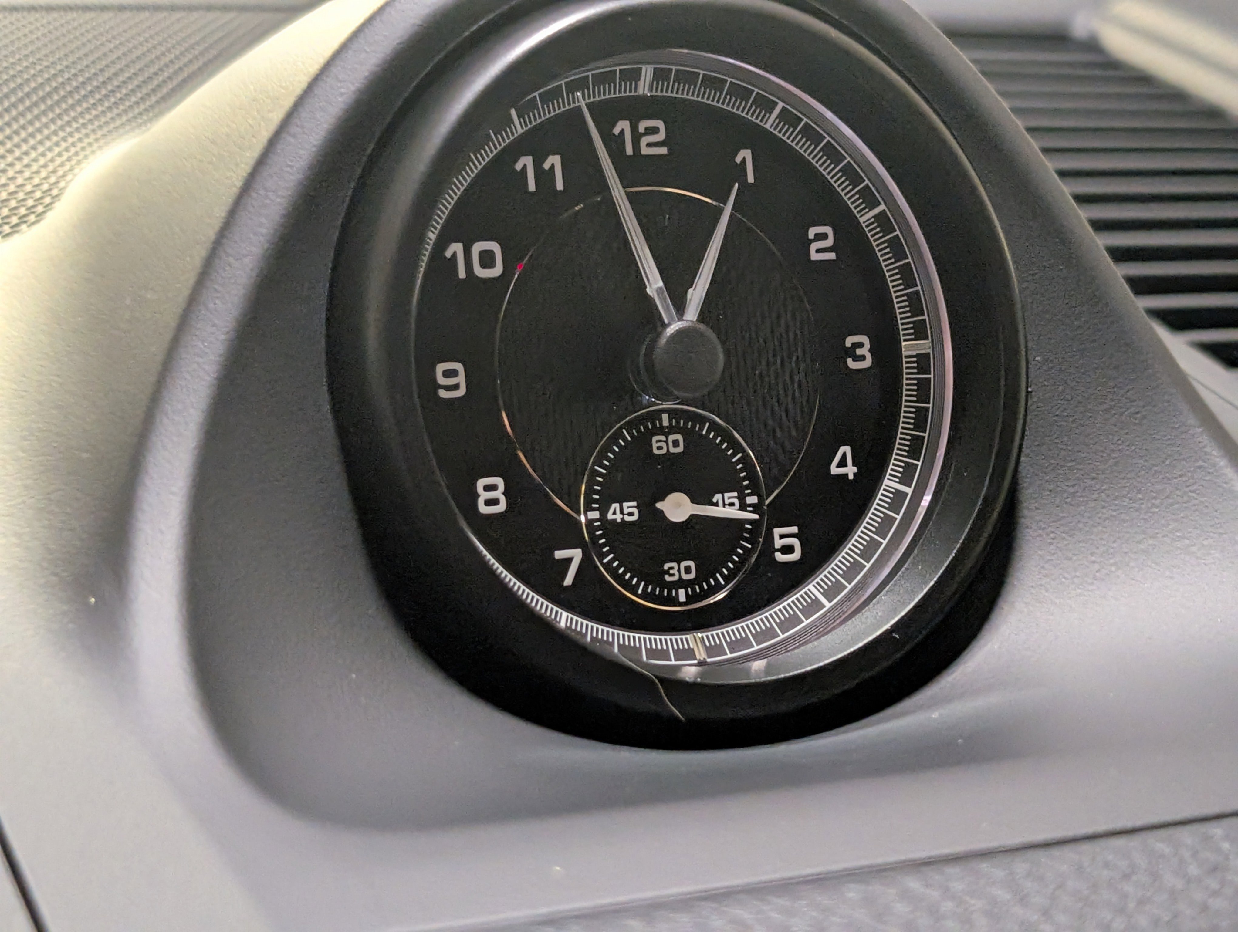 Certified 2025 Porsche Macan image 36