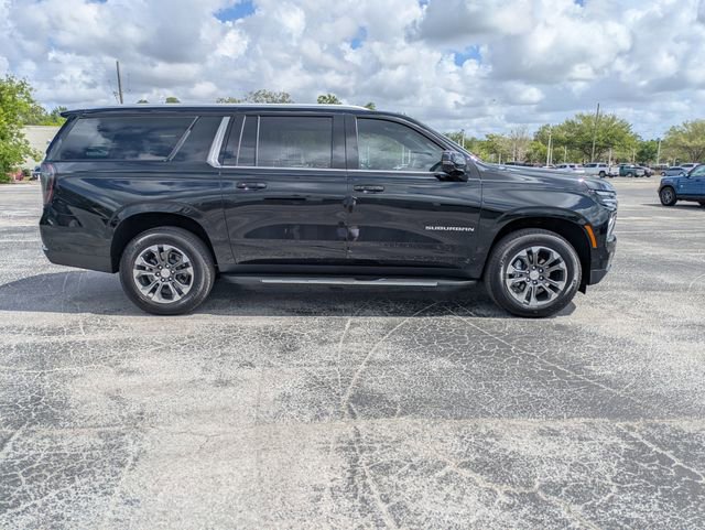 Used 2025 Chevrolet Suburban LT w/ Comfort Package image 3