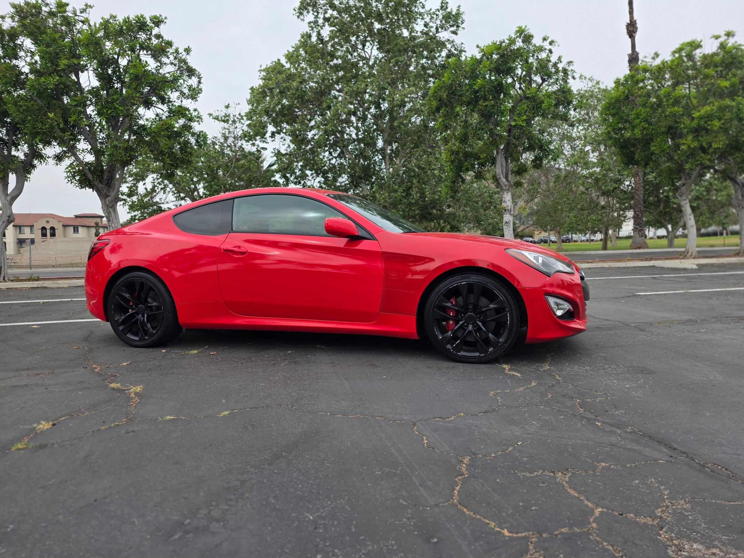 Used 2013 Hyundai Genesis 3.8 RWD image 6
