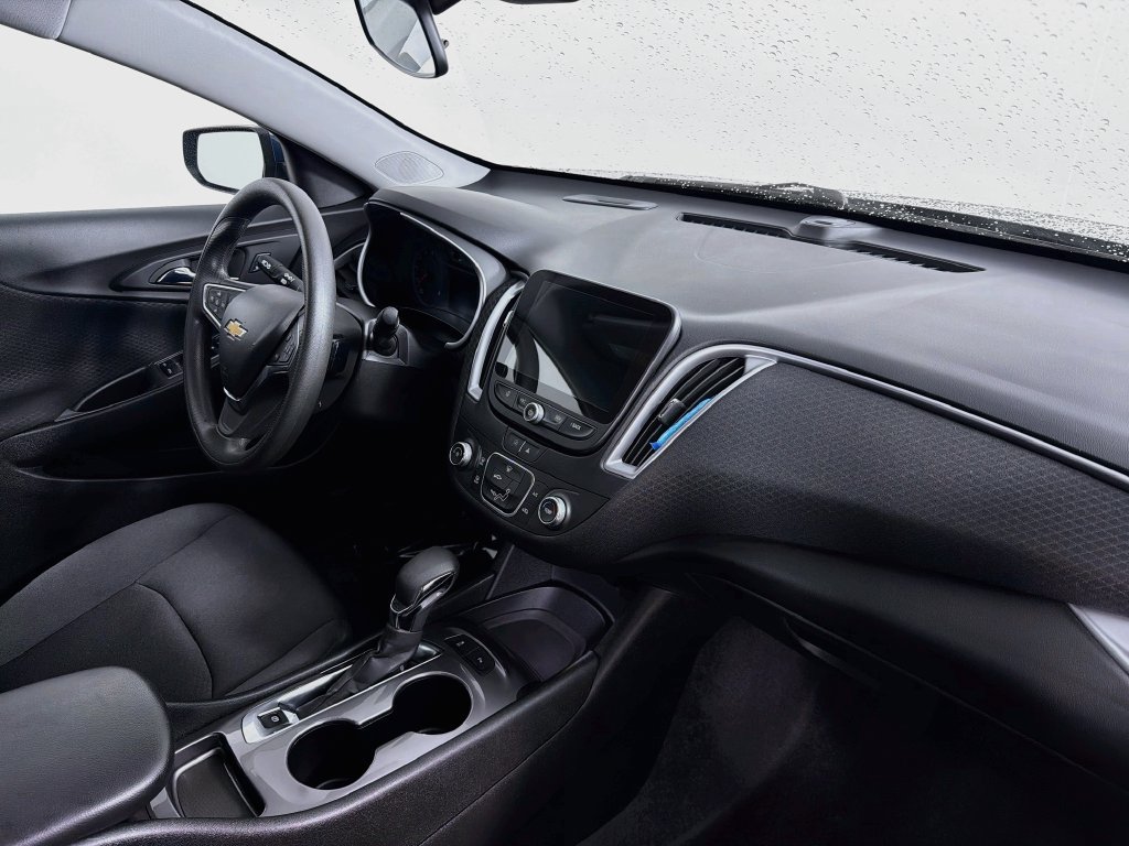 Used 2025 Chevrolet Malibu LS FWD image 27