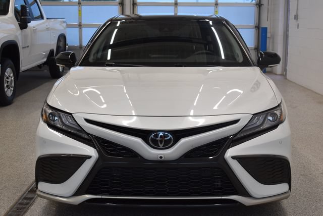 Used 2021 Toyota Camry XSE w/ Navigation Package FWD image 3