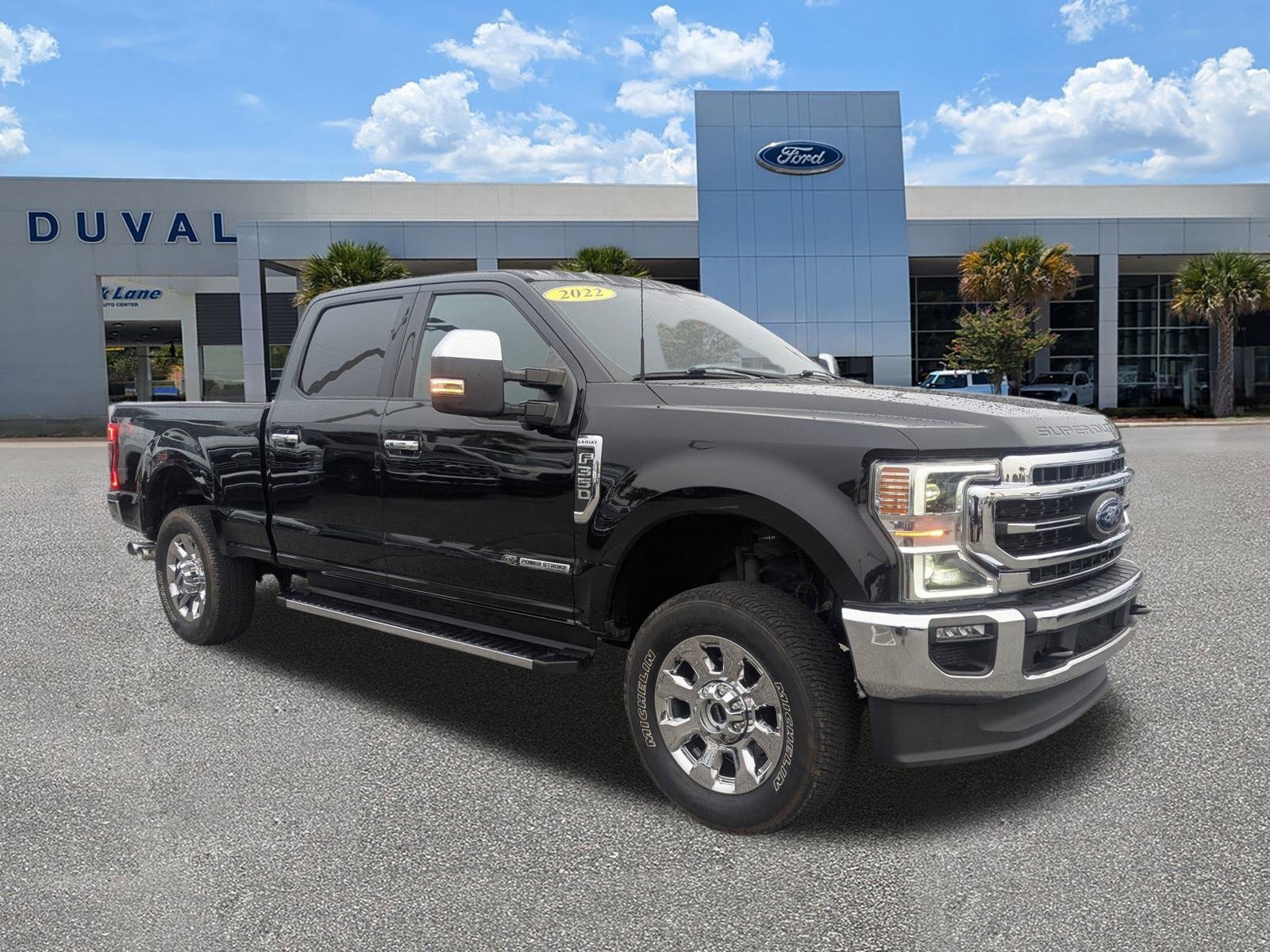 Used 2022 Ford F350 Lariat w/ Lariat Ultimate Package image 3