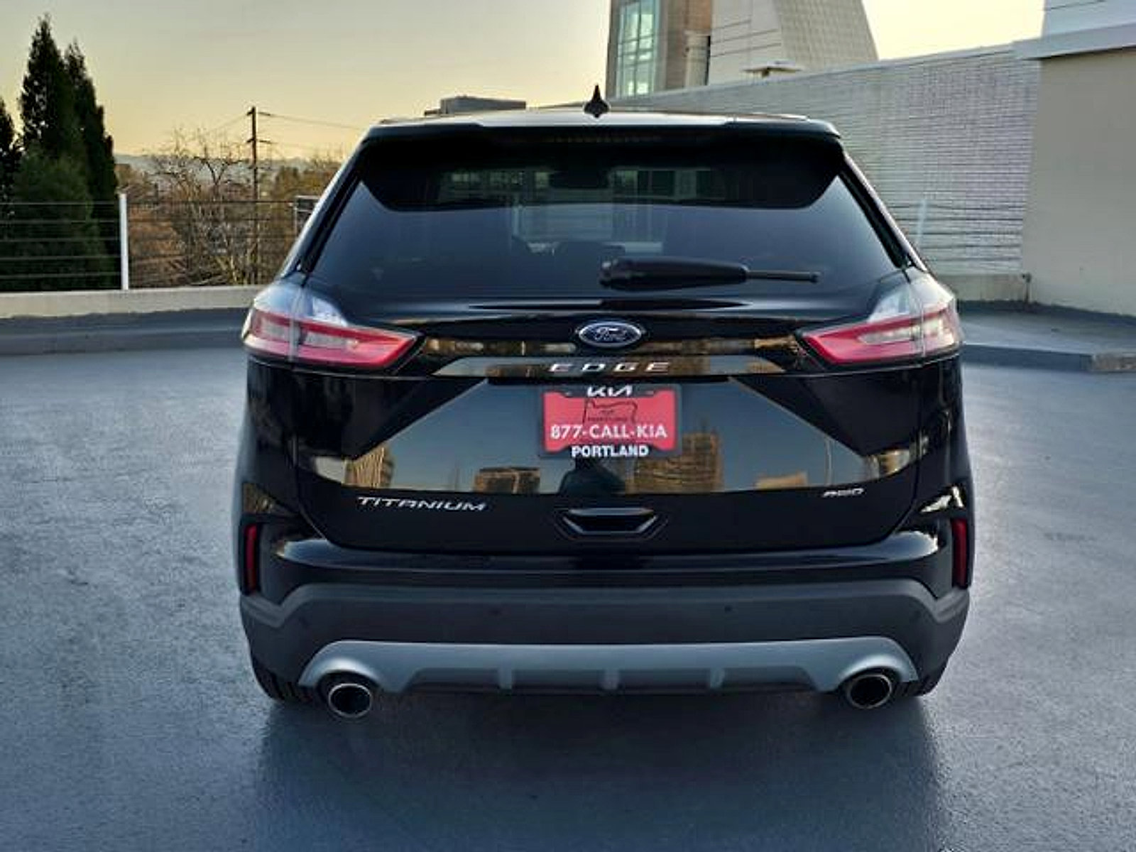 Used 2024 Ford Edge Titanium image 4