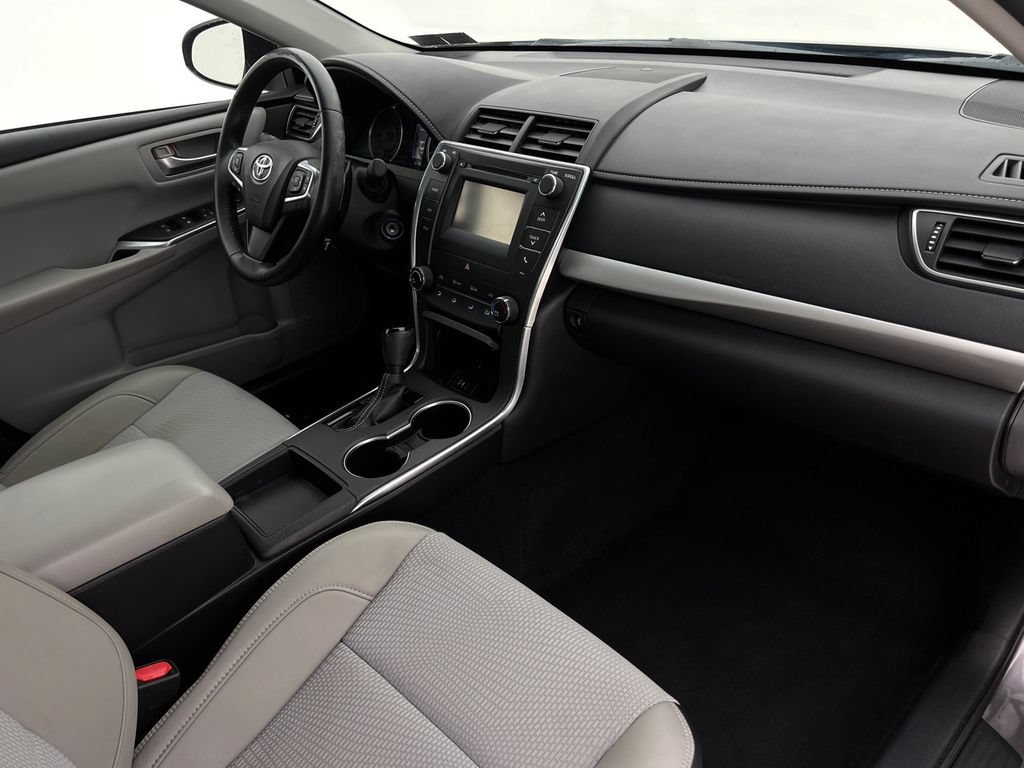 Used 2016 Toyota Camry SE FWD image 13