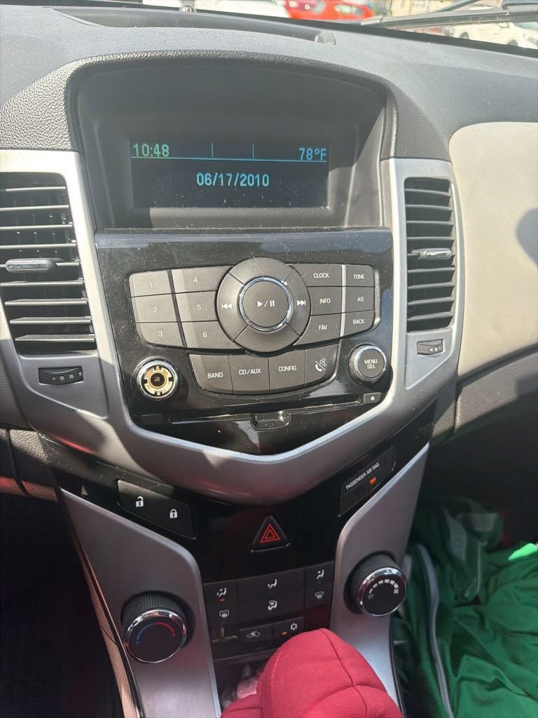 Used 2013 Chevrolet Cruze LS FWD image 3