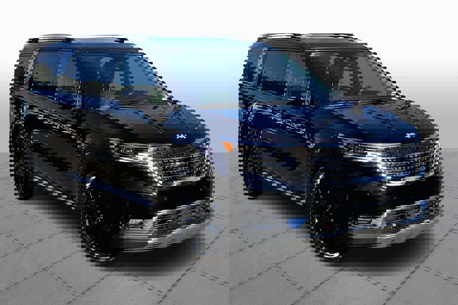 Used 2022 Kia Carnival SX Prestige image 2