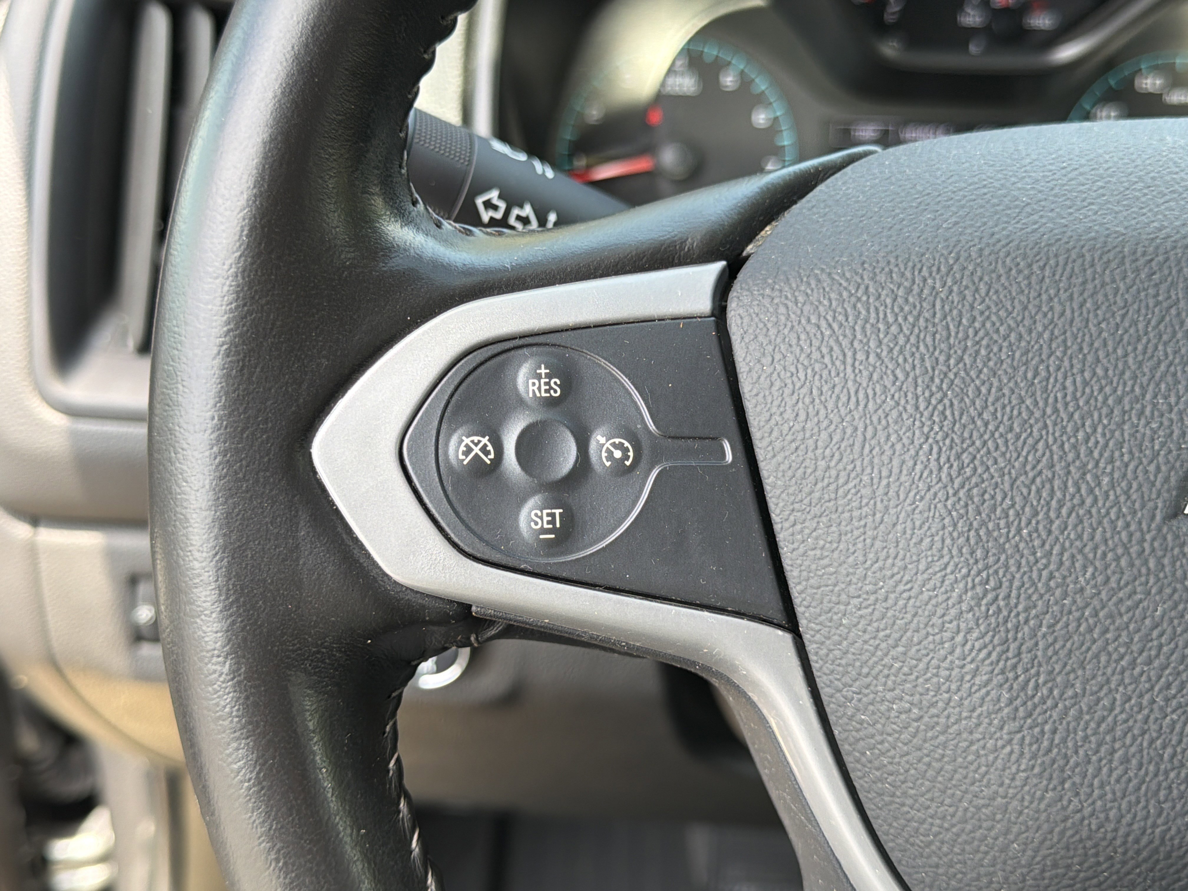 Used 2022 Chevrolet Colorado LT AWD/4WD image 24