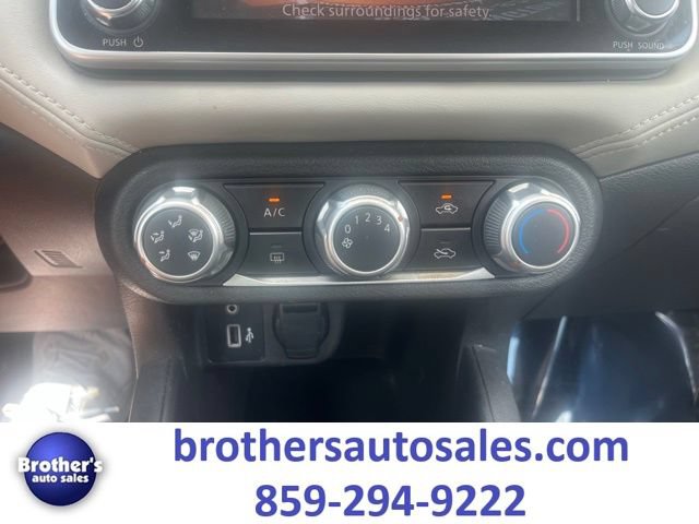 Used 2020 Nissan Versa SV FWD image 22