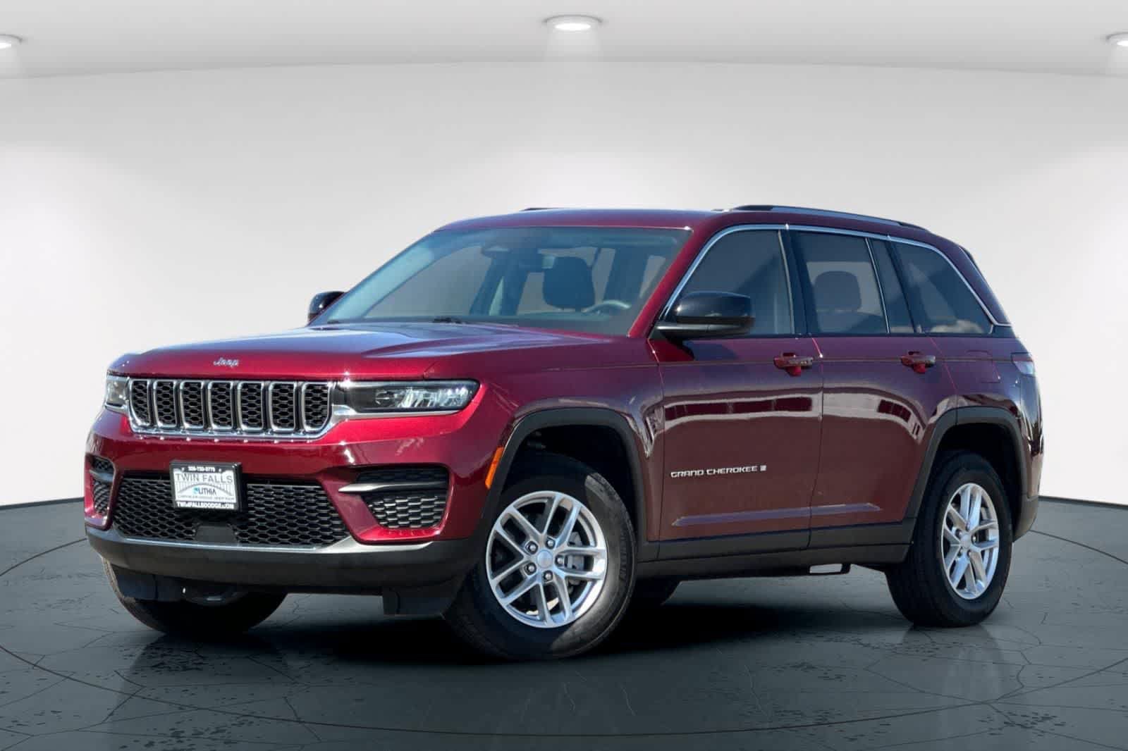 Certified 2023 Jeep Grand Cherokee Laredo w/ Luxury Tech Group I