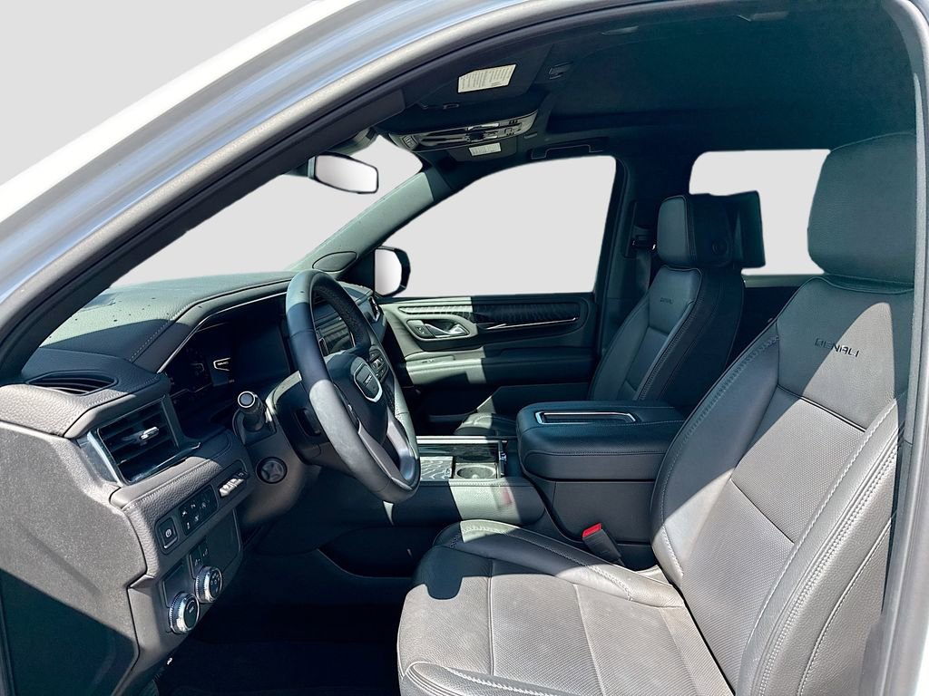 Used 2024 GMC Yukon XL Denali image 11