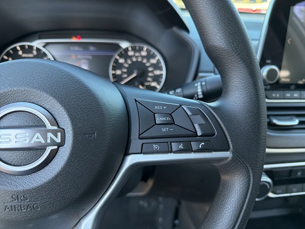 Used 2025 Nissan Altima 2.5 SV FWD image 20
