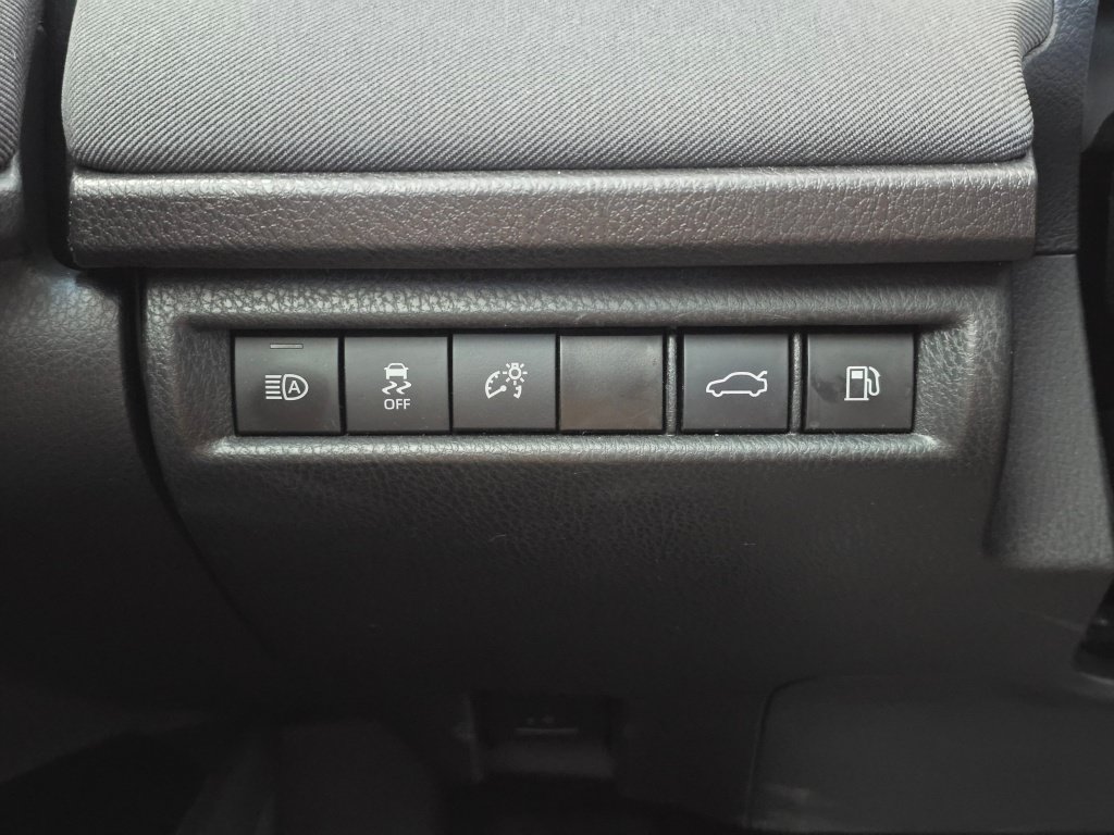 Used 2025 Toyota Camry LE FWD image 24