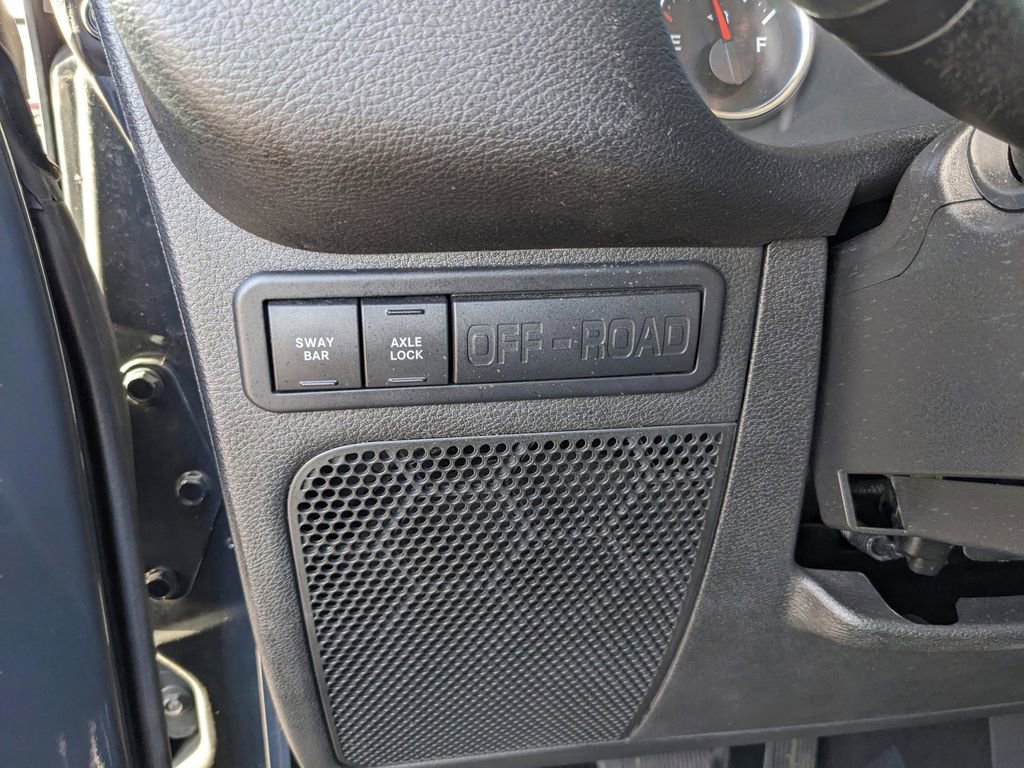 Used 2016 Jeep Wrangler Unlimited Rubicon w/ Connectivity Group AWD/4WD image 23