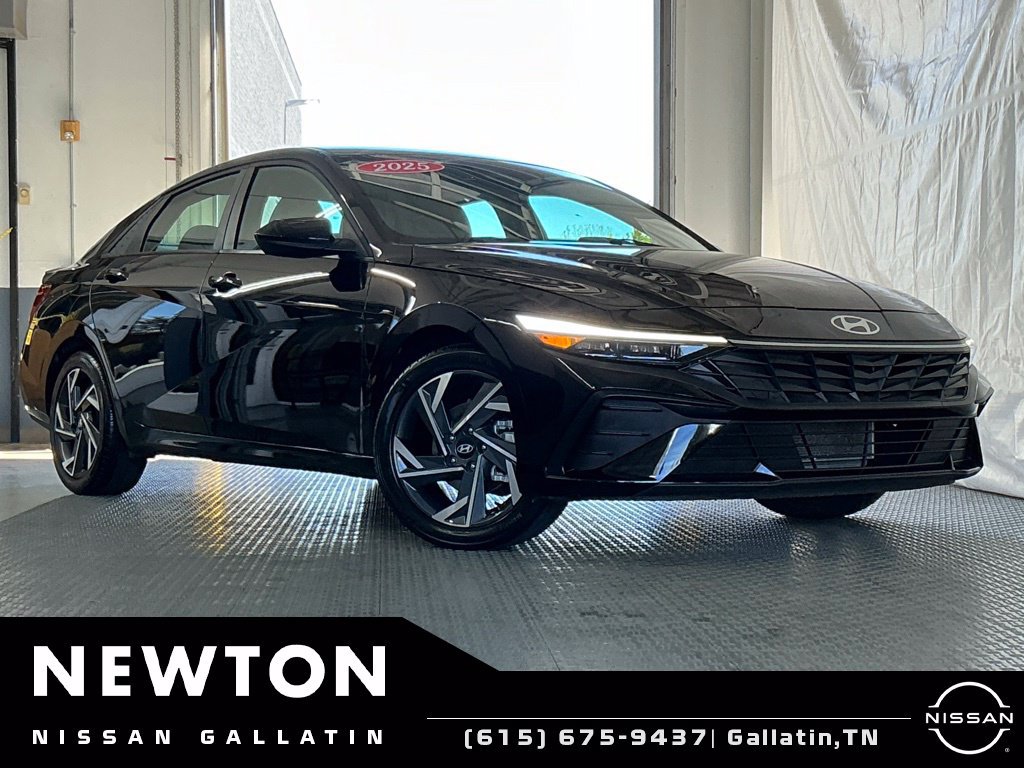 Used 2025 Hyundai Elantra Sport FWD image 21