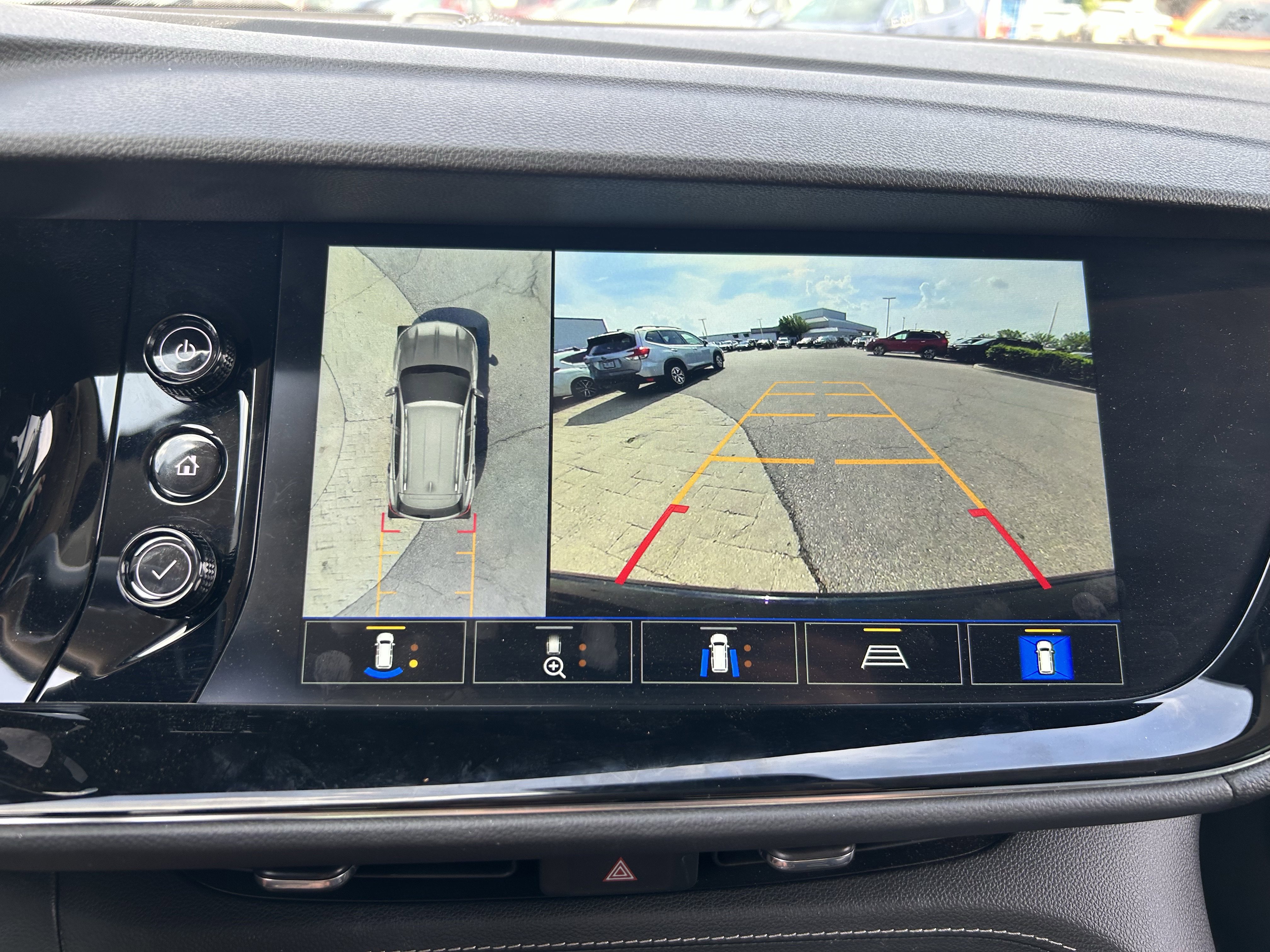 Used 2023 Buick Envision Avenir AWD/4WD image 14
