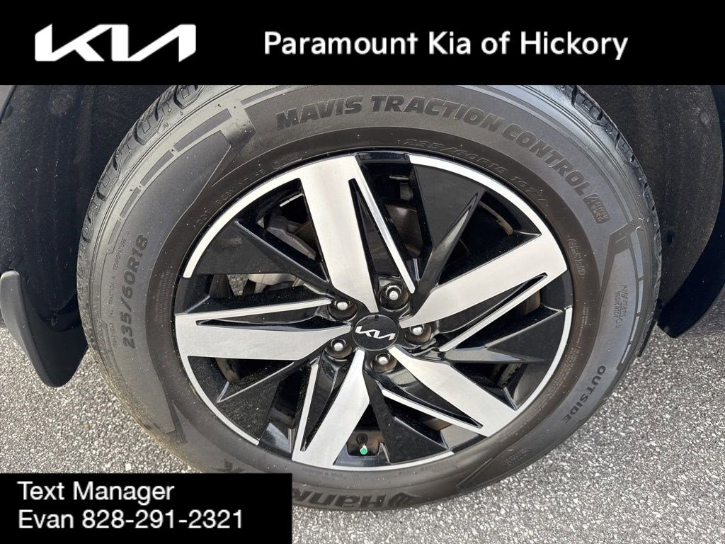 Used 2022 Kia Sorento EX image 9