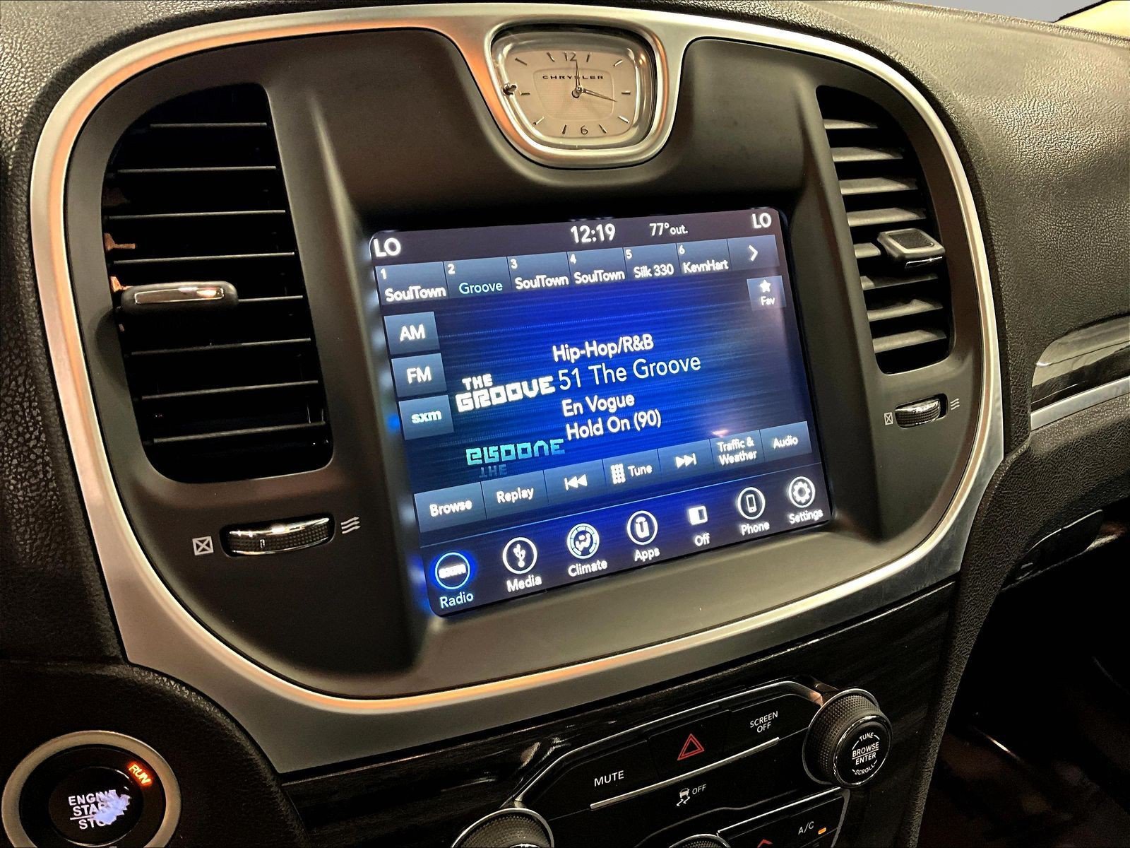 Used 2018 Chrysler 300 Touring w/ Sport Appearance Package RWD image 14