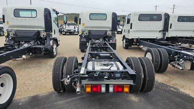 New 2024 Chevrolet Low Cab Forward 5500XG RWD image 7