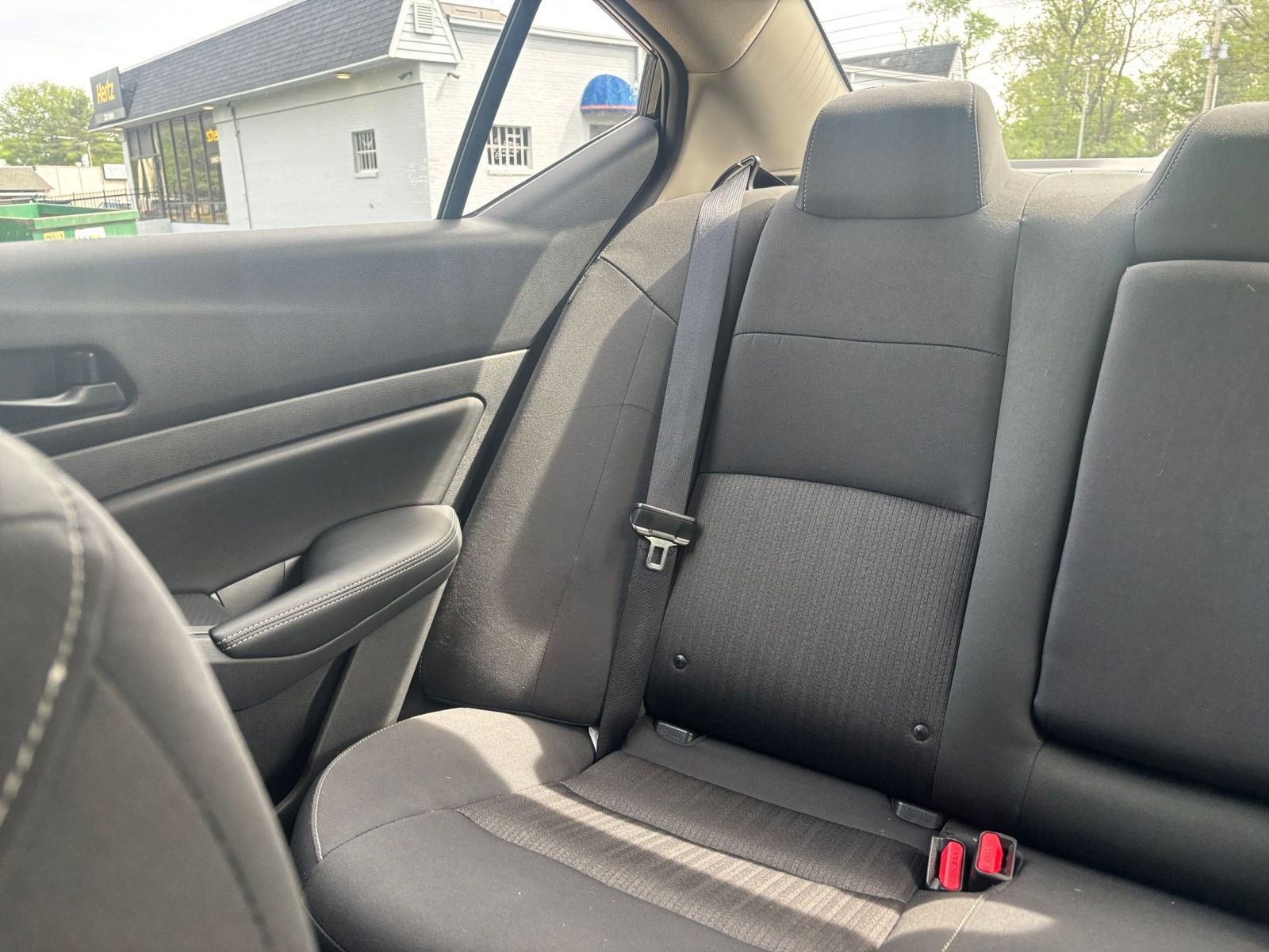 Used 2025 Nissan Altima 2.5 SV FWD image 37