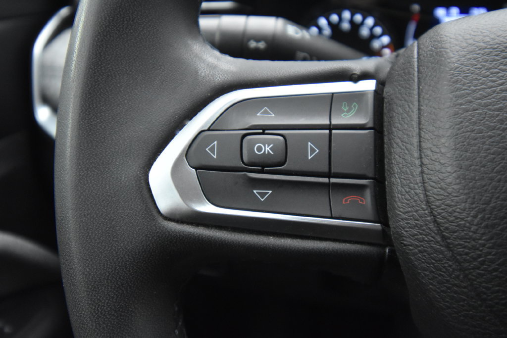 Used 2022 Jeep Compass Latitude FWD image 27