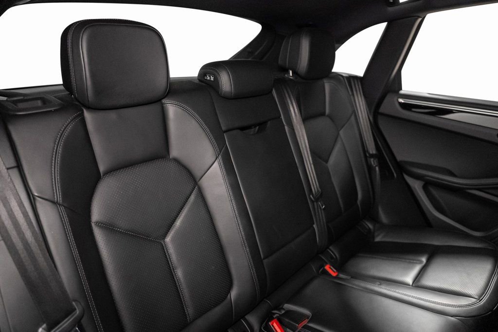 Used 2017 Porsche Macan image 35